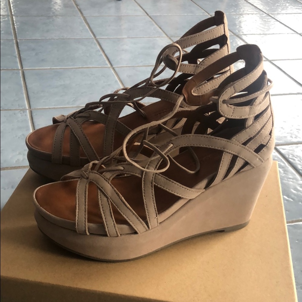 Brand New Lace Up Taupe Summer Wedges!